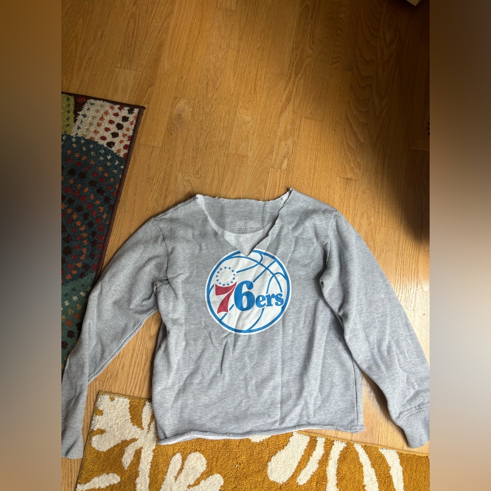 Fanatics Cropped 76ers Crewneck